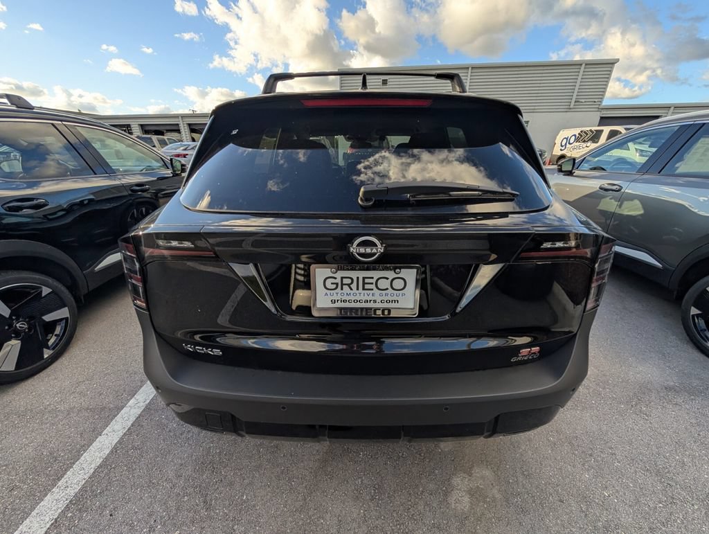 New 2025 Nissan Kicks SR w/ Illumination Package FWD image 10