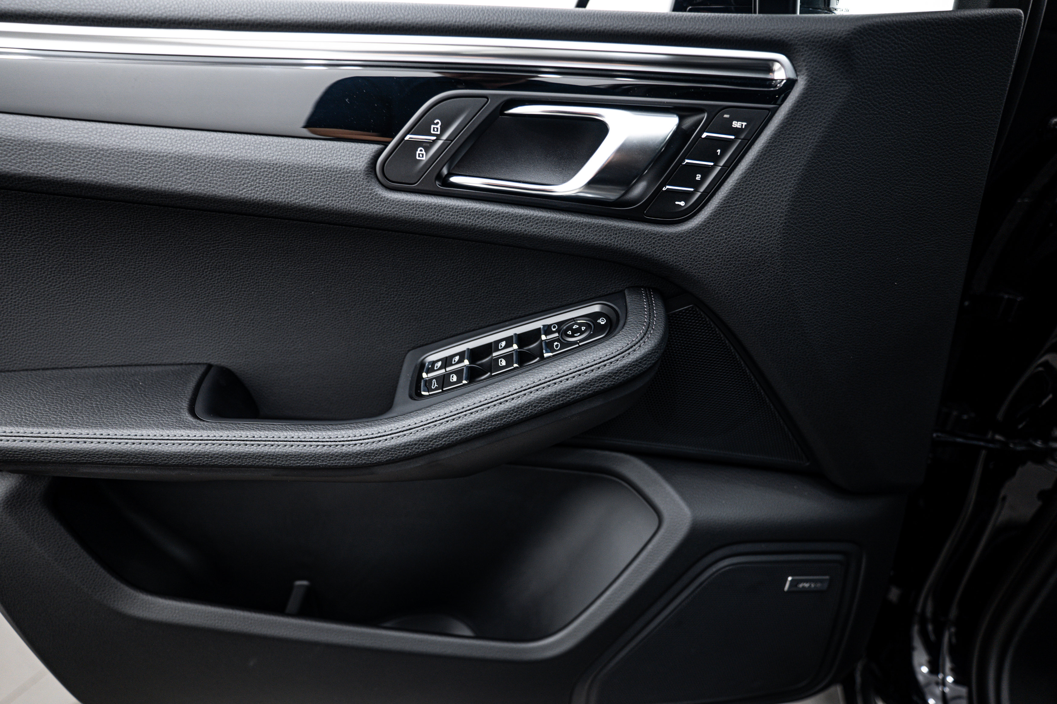 New 2025 Porsche Macan image 16