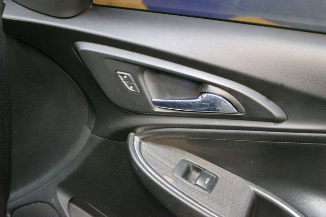 Used 2016 Chevrolet Malibu LT w/ True North Edition FWD image 9