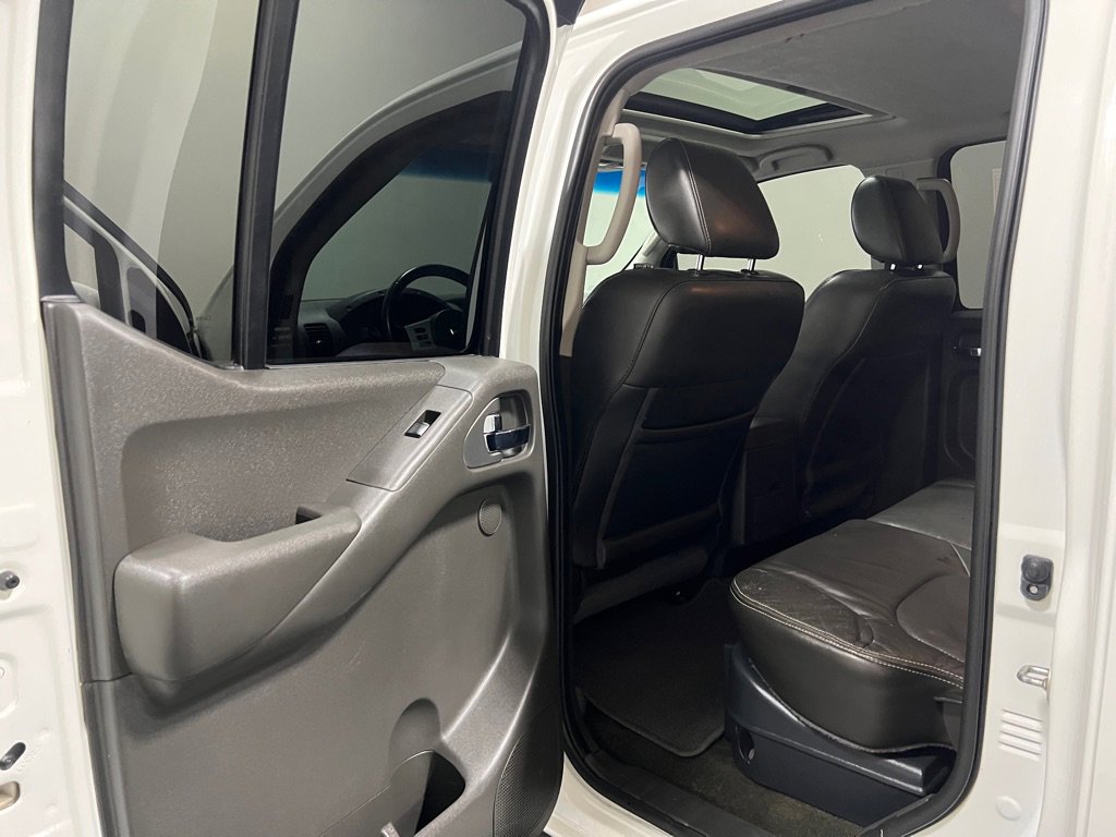 Used 2017 Nissan Frontier PRO-4X w/ Pro-4x Luxury Package image 12