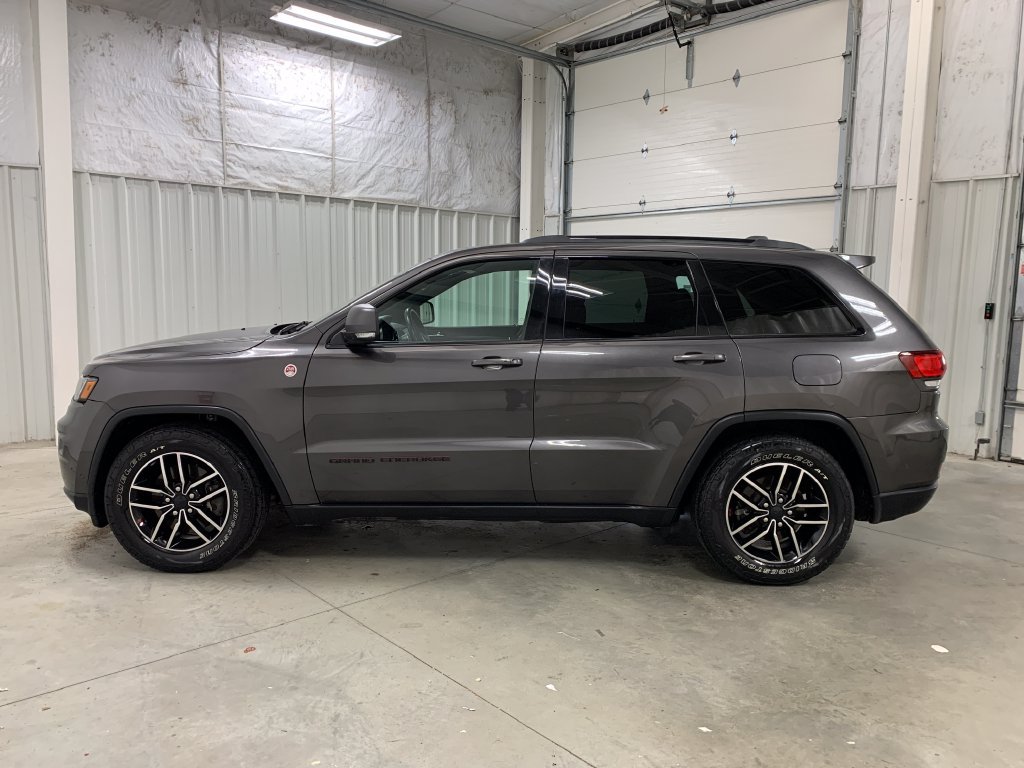 Used 2019 Jeep Grand Cherokee Trailhawk w/ Trailhawk Luxury Group AWD/4WD image 4
