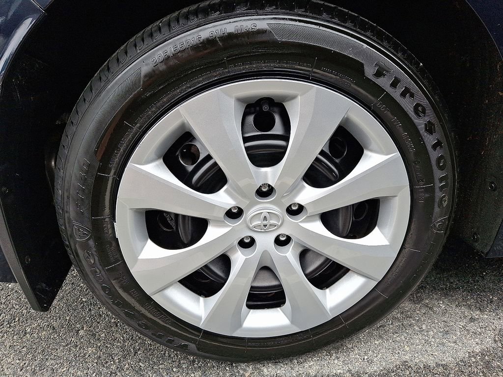Used 2023 Toyota Corolla LE w/ Carpet Mat Package (TMS) FWD image 7