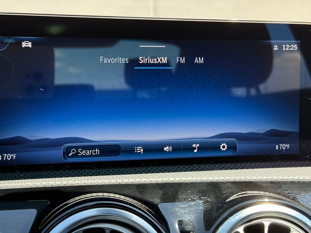 Used 2025 Mercedes-Benz CLA 250 4MATIC image 11