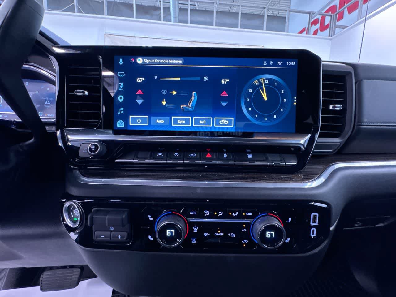 Used 2025 Chevrolet Silverado 1500 LT AWD/4WD image 28