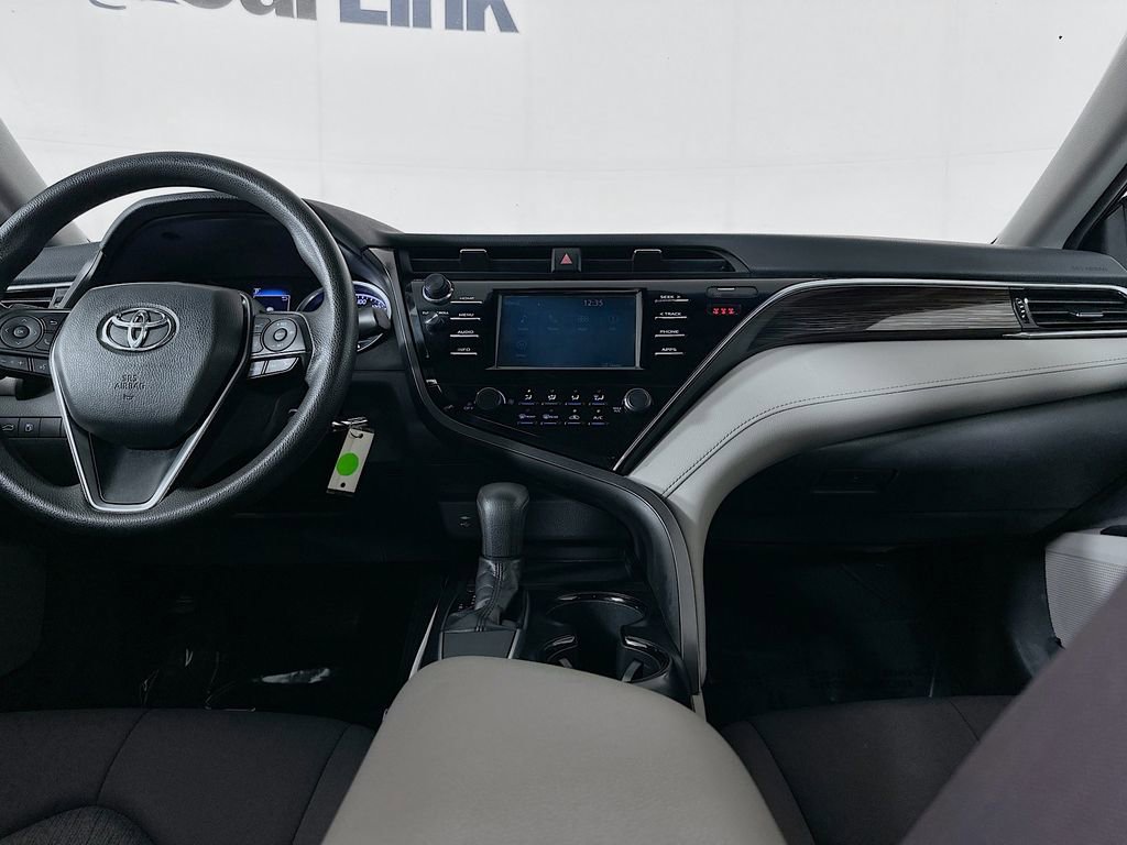 Used 2018 Toyota Camry L image 25