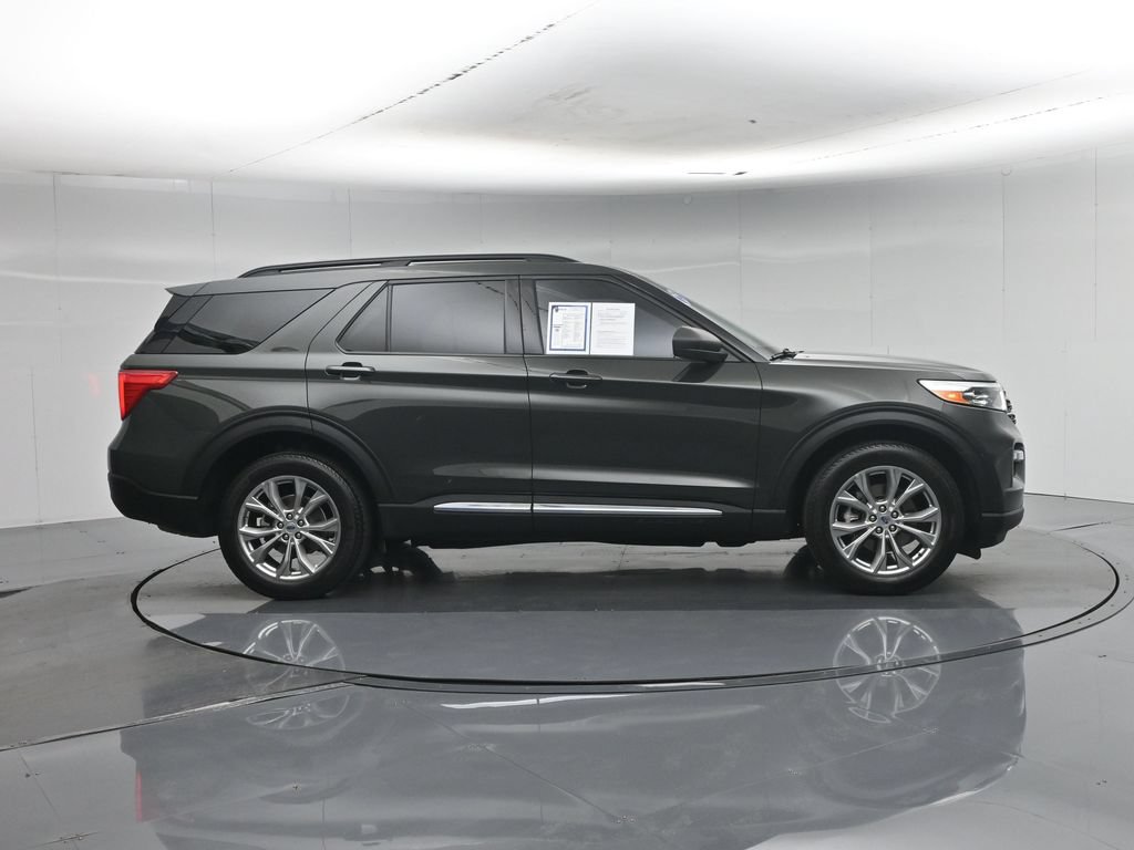 Certified 2023 Ford Explorer XLT w/ Equipment Group 202A AWD/4WD image 31