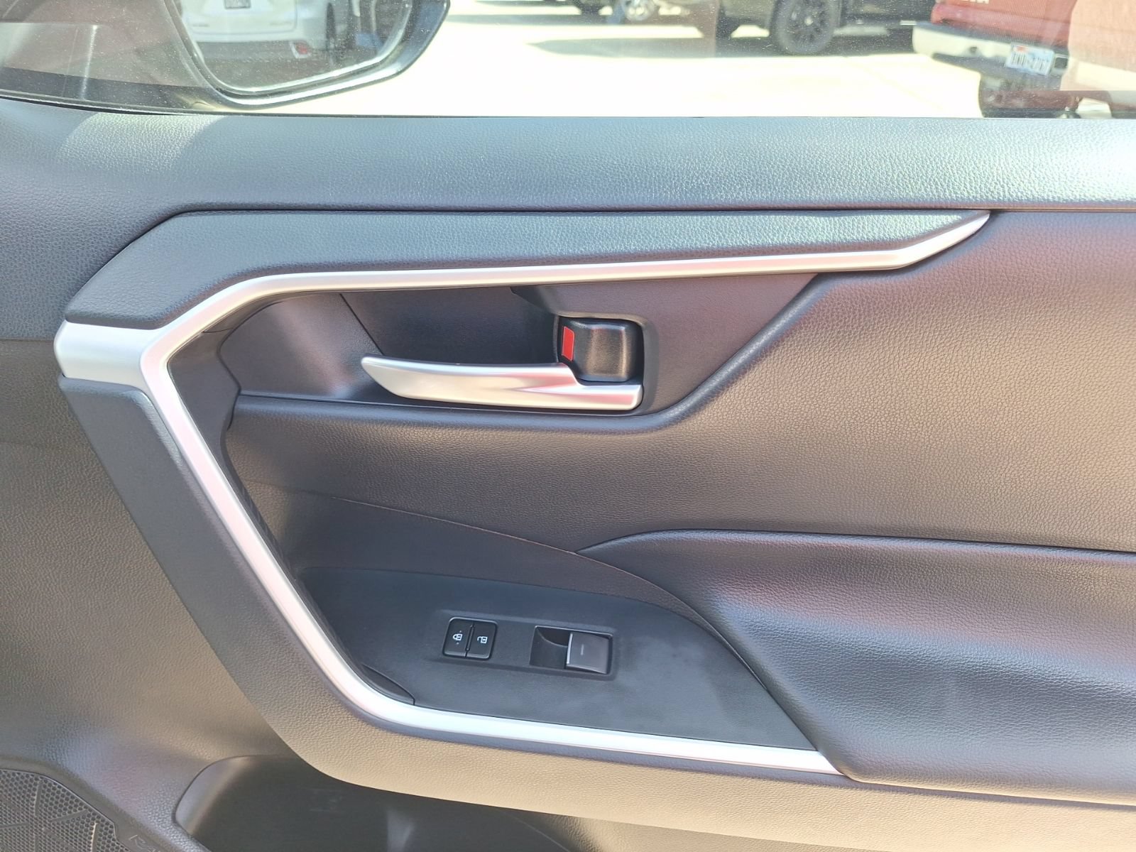 Used 2024 Toyota RAV4 XLE w/ Convenience Package FWD image 35