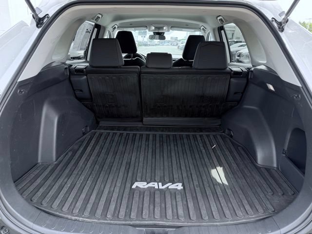 Used 2023 Toyota RAV4 LE AWD/4WD image 10