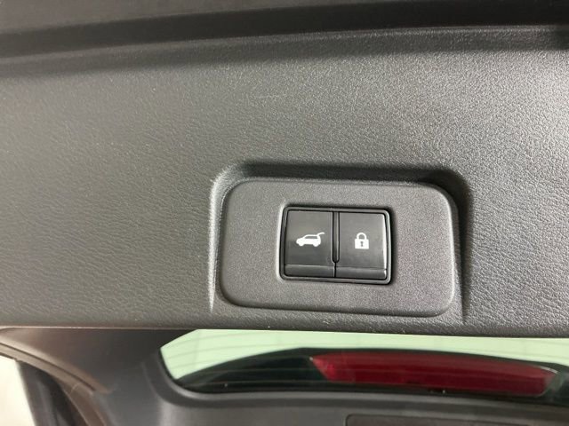 Used 2023 Nissan Rogue Platinum w/ Platinum Premium Package image 12