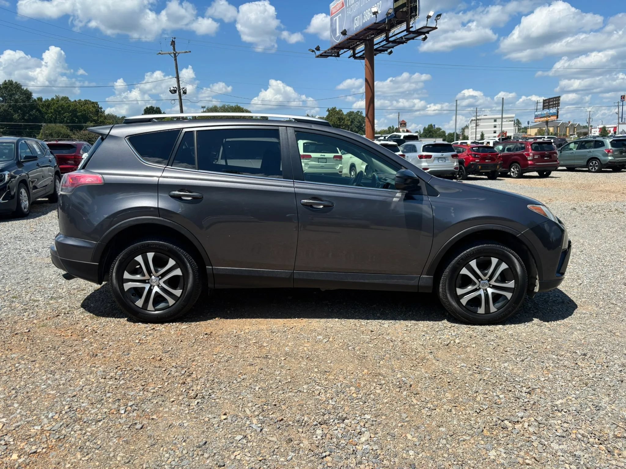 Used 2016 Toyota RAV4 LE FWD image 5