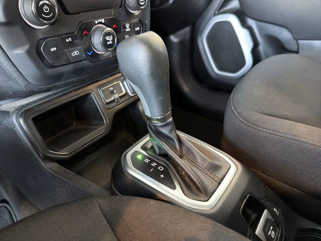 Used 2019 Jeep Renegade Latitude image 25