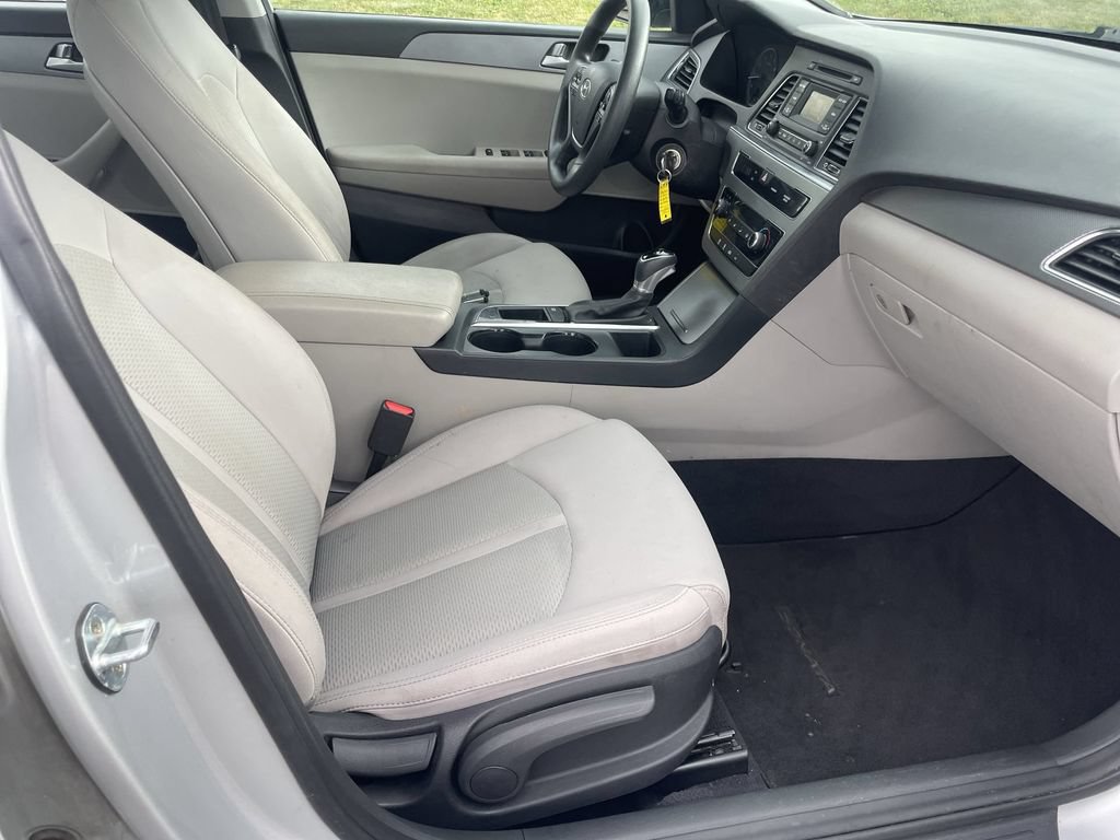 Used 2017 Hyundai Sonata SE FWD image 28