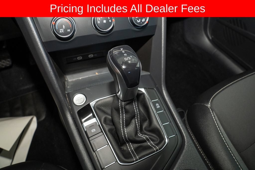 Used 2022 Volkswagen Taos SE FWD image 16