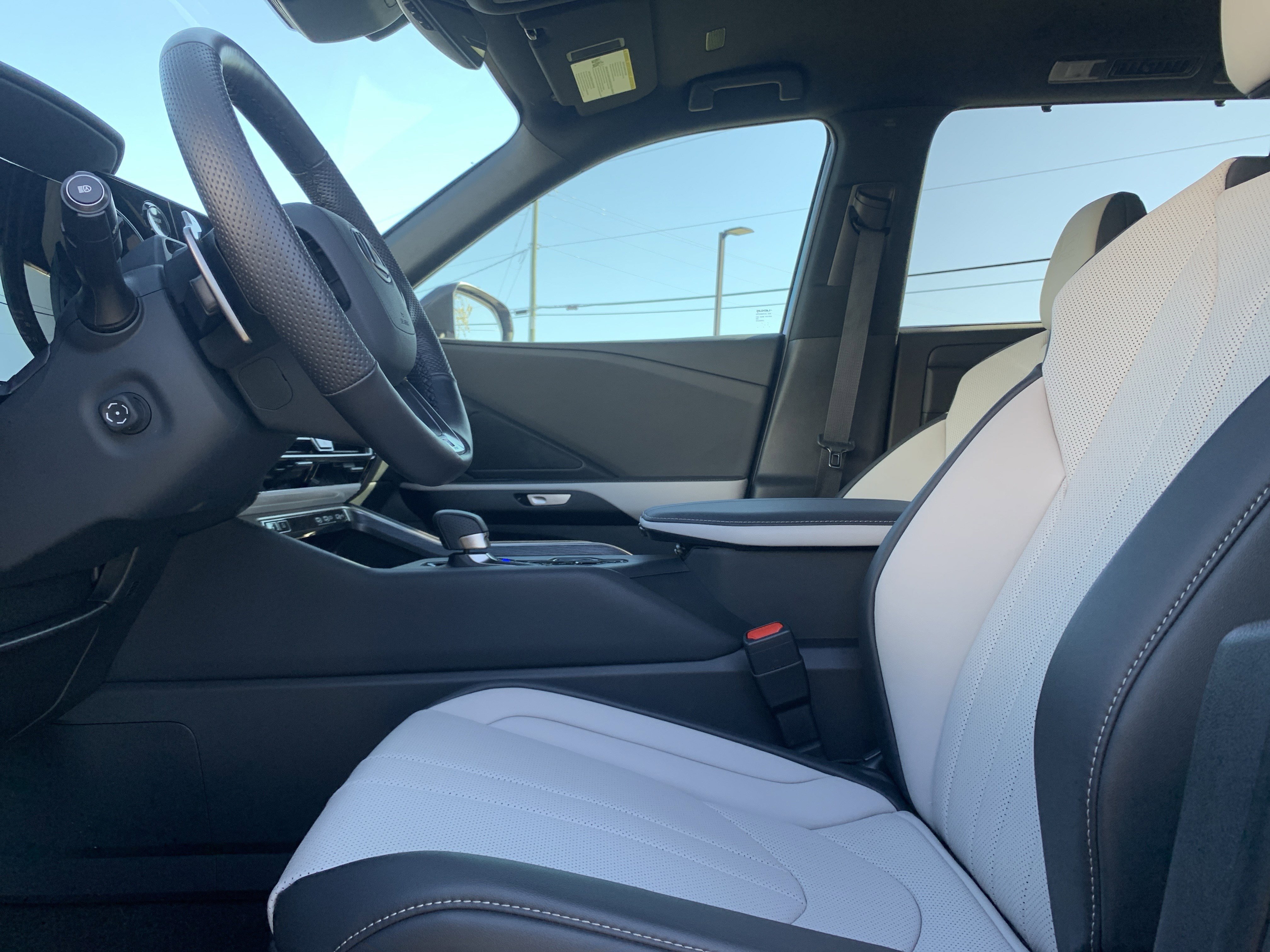Certified 2025 Lexus TX 500h AWD w/ Technology Package image 16
