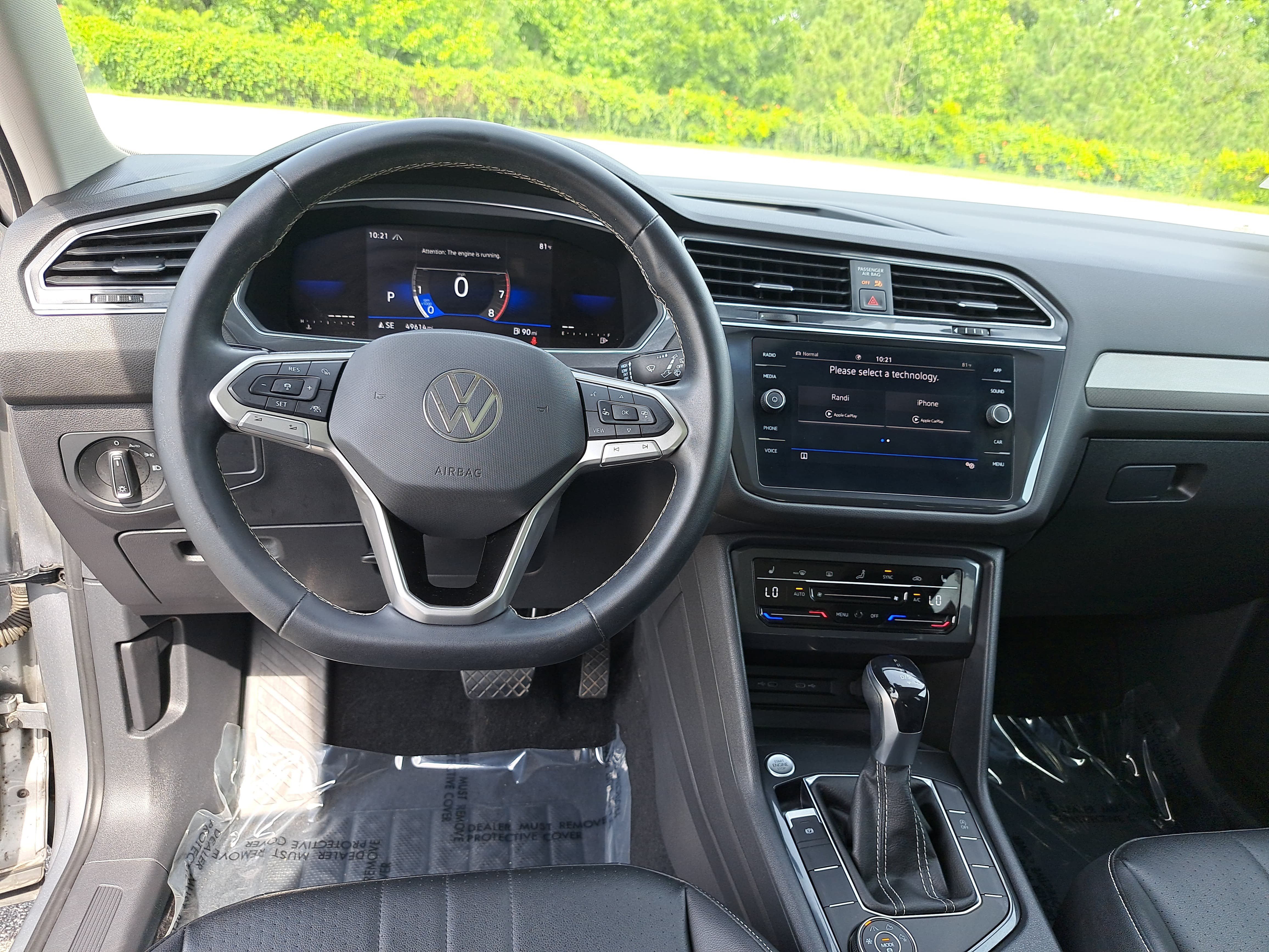 Certified 2022 Volkswagen Tiguan SE w/ Panoramic Sunroof Package AWD/4WD image 16