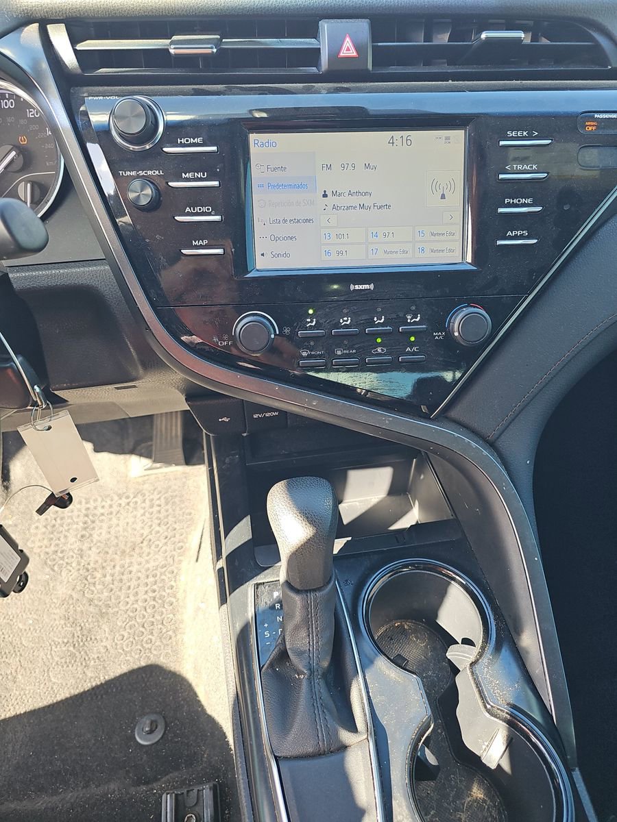 Used 2020 Toyota Camry LE image 14