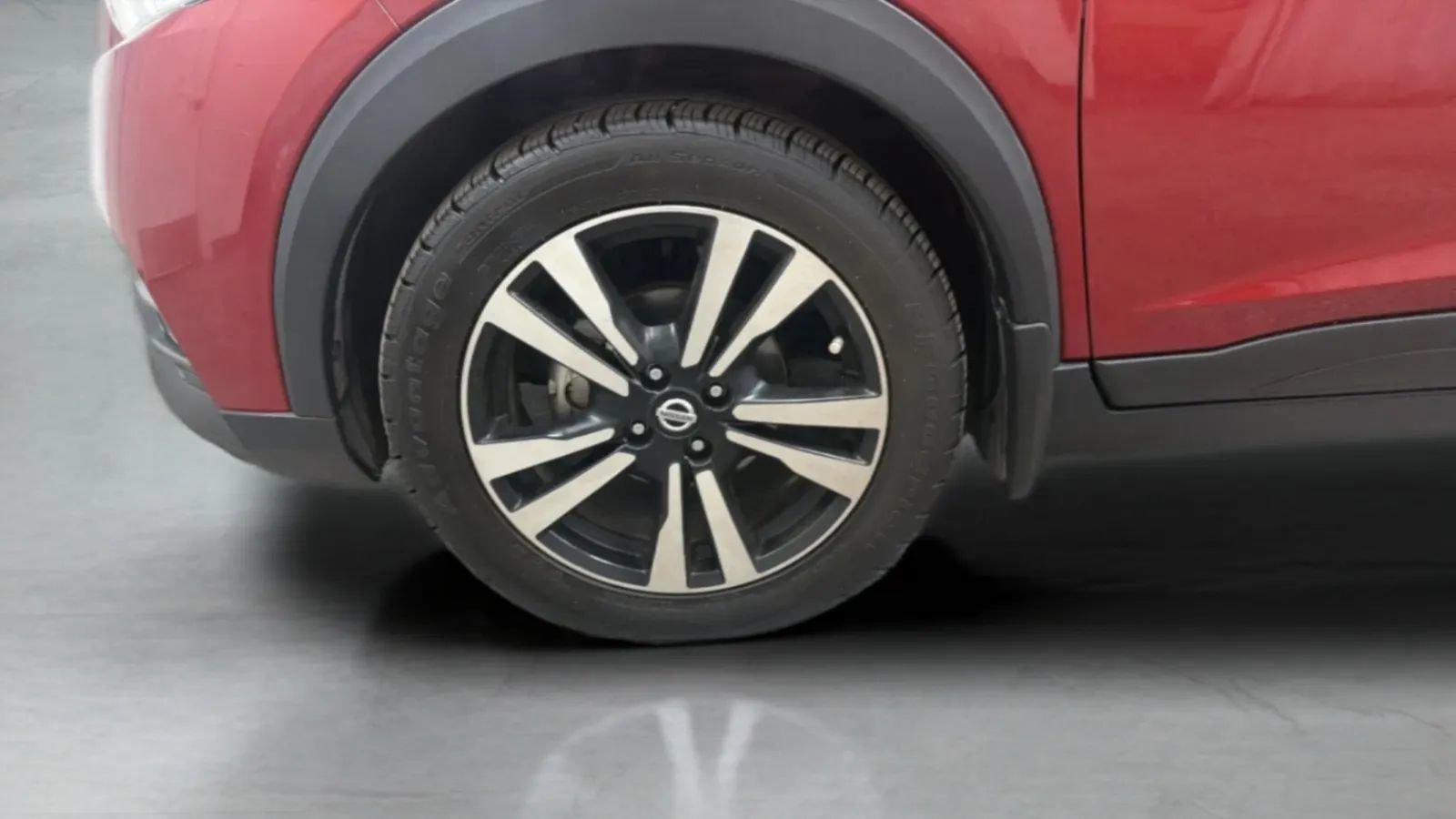 Used 2019 Nissan Kicks SV FWD image 28