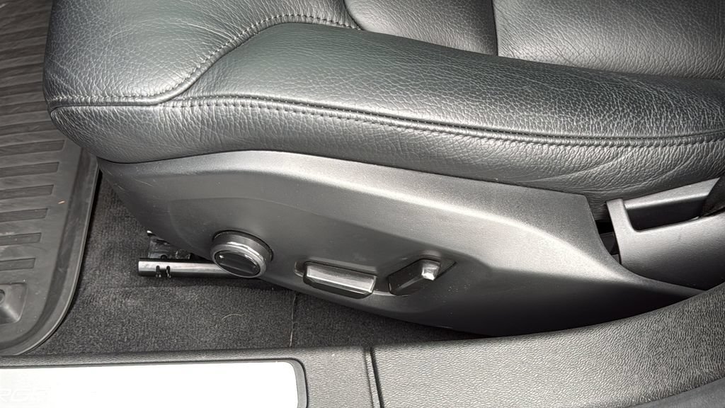 Used 2023 Volvo S60 T8 Plus w/ Climate Package AWD/4WD image 11