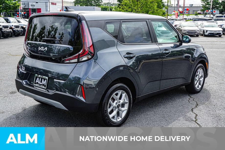 Used 2025 Kia Soul LX w/ LX Technology Package FWD image 4