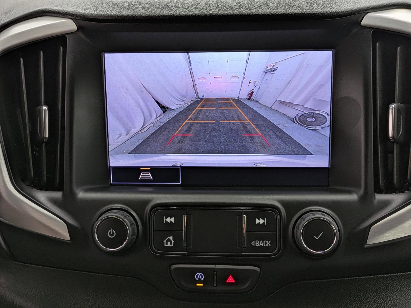 Used 2024 GMC Terrain SLT image 11