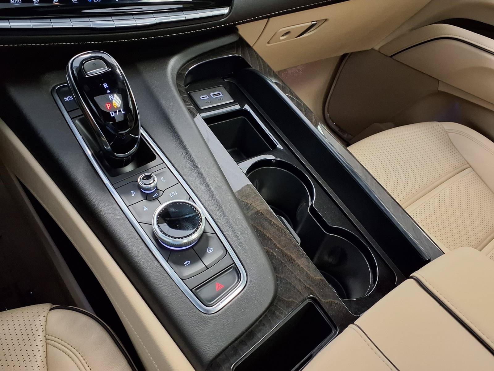 Certified 2024 Cadillac Escalade ESV Premium Luxury RWD image 26