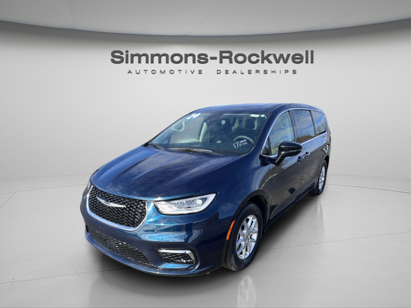 Used 2024 Chrysler Pacifica Touring-L video 1