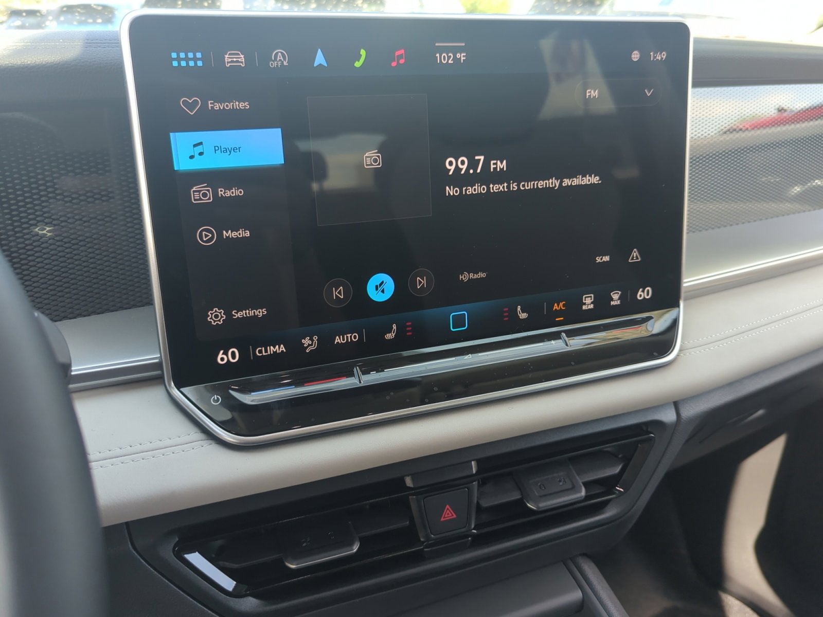 New 2025 Volkswagen Tiguan SE image 26