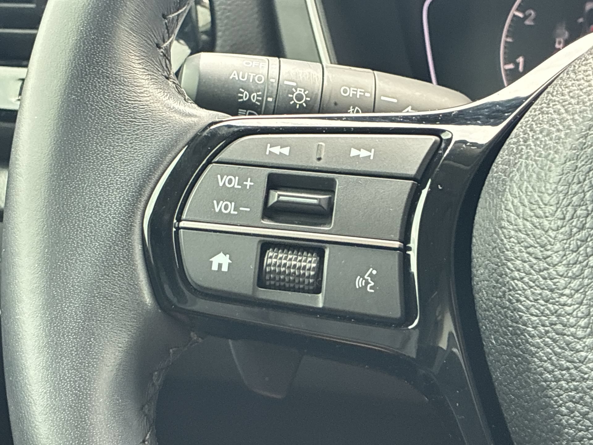 Certified 2025 Honda Pilot EX-L image 24