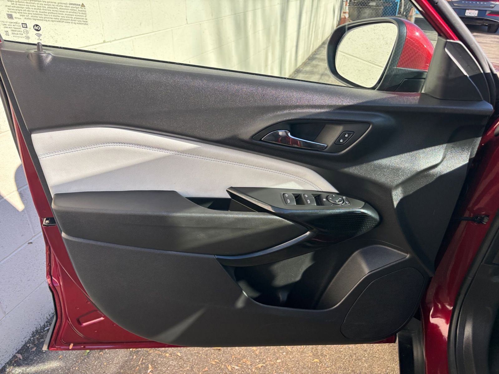 Used 2025 Chevrolet Trax LT image 20