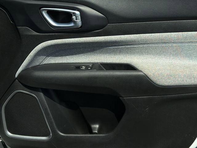 Used 2024 Jeep Compass Latitude image 35