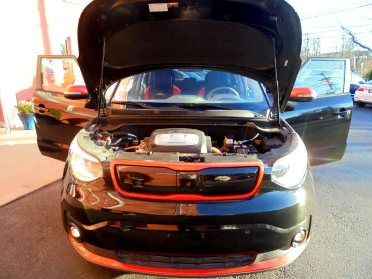 Used 2015 Kia Soul EV + FWD image 33