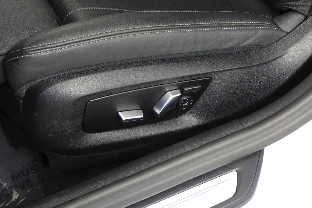 Certified 2023 BMW 540i w/ M Sport Package RWD image 23