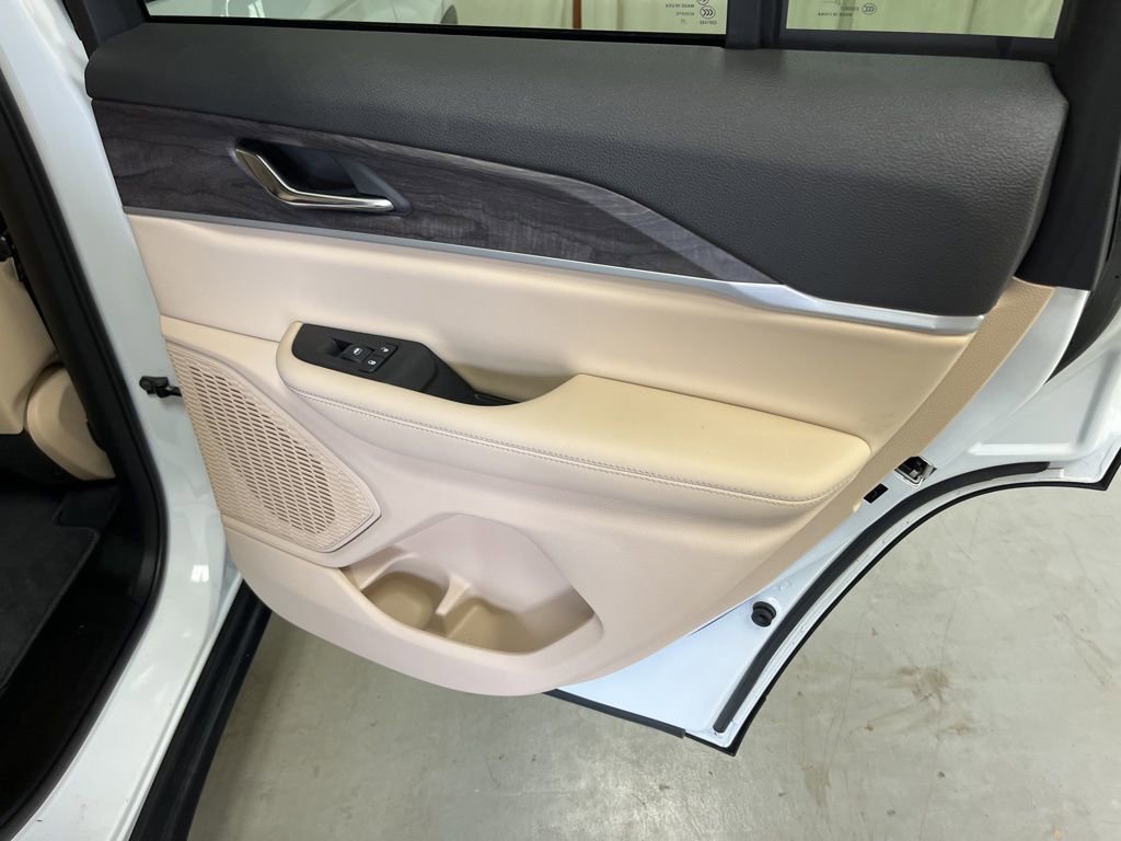 Used 2024 Jeep Grand Cherokee Limited image 22