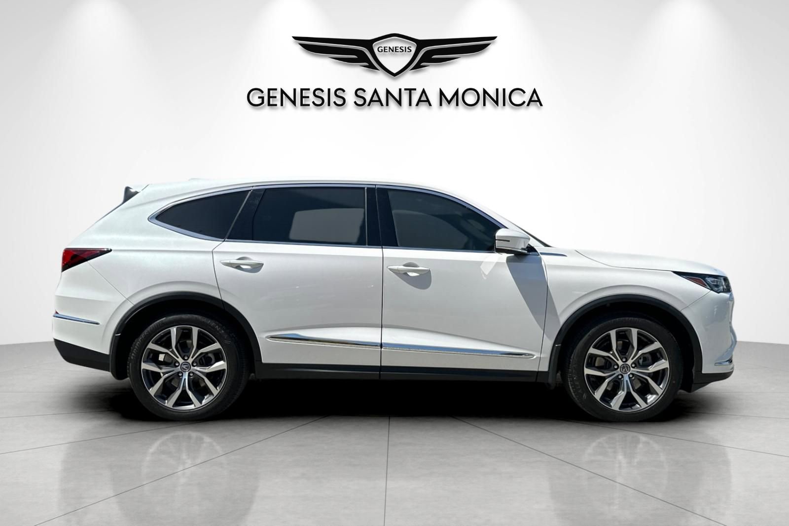 Used 2024 Acura MDX FWD w/ Technology Package image 3
