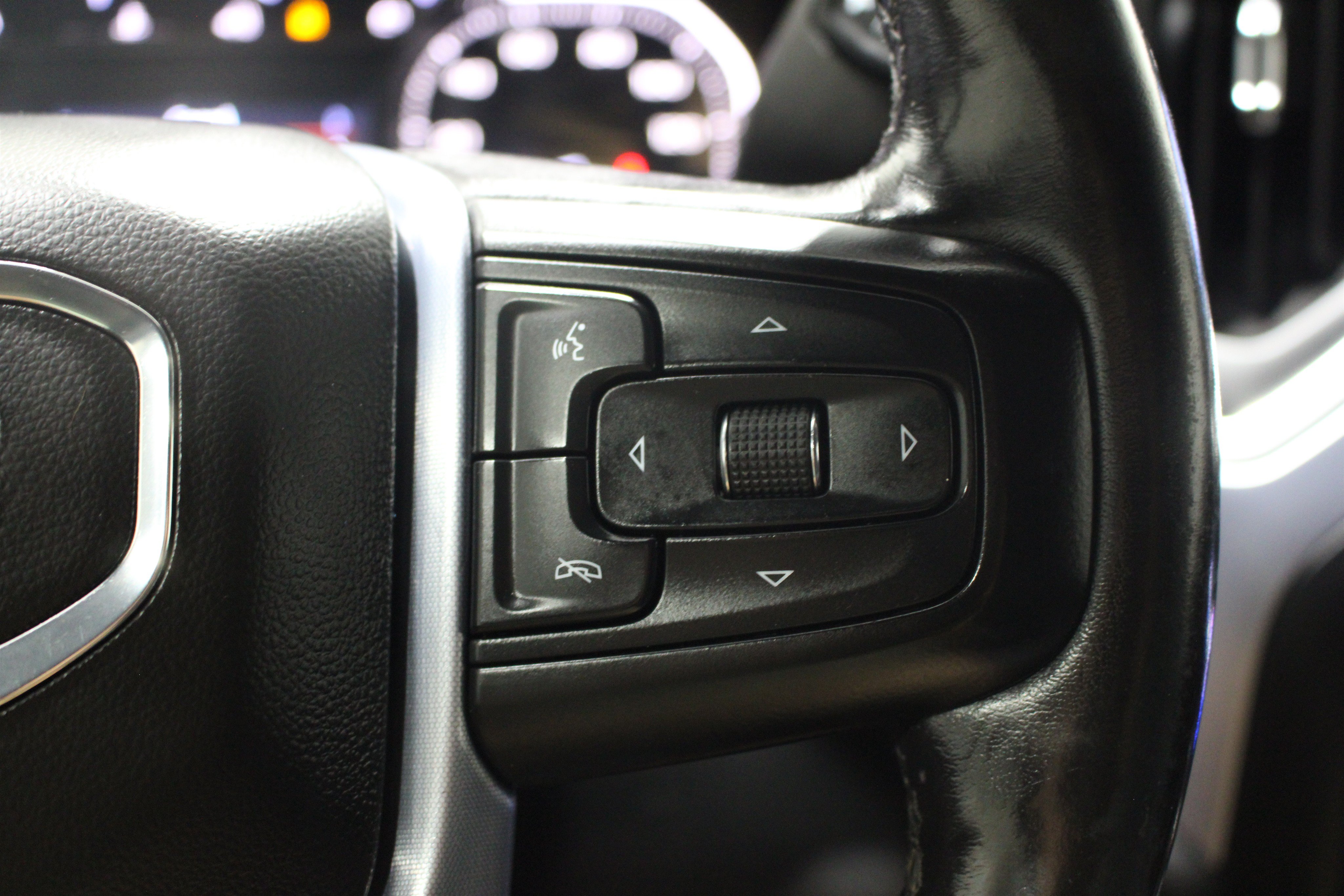 Used 2019 GMC Sierra 1500 SLE w/ SLE Value Package AWD/4WD image 13