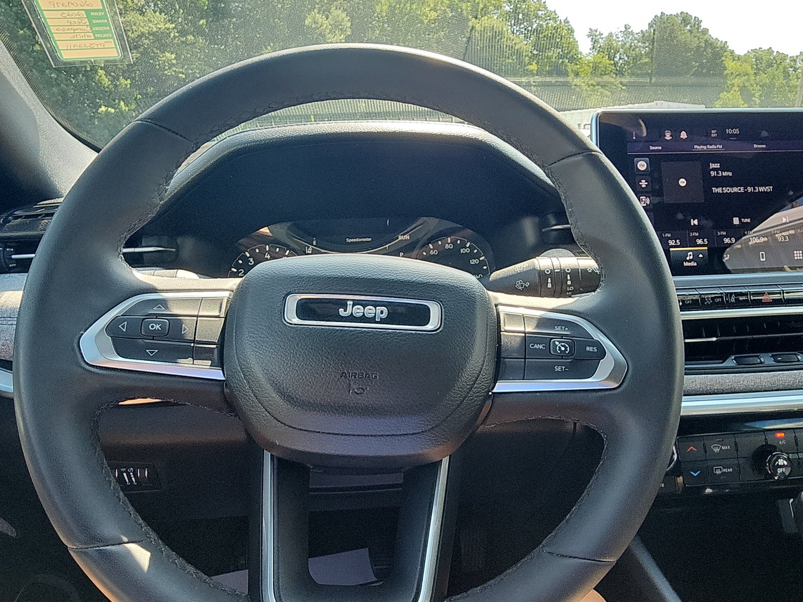 Used 2023 Jeep Compass Latitude AWD/4WD image 15
