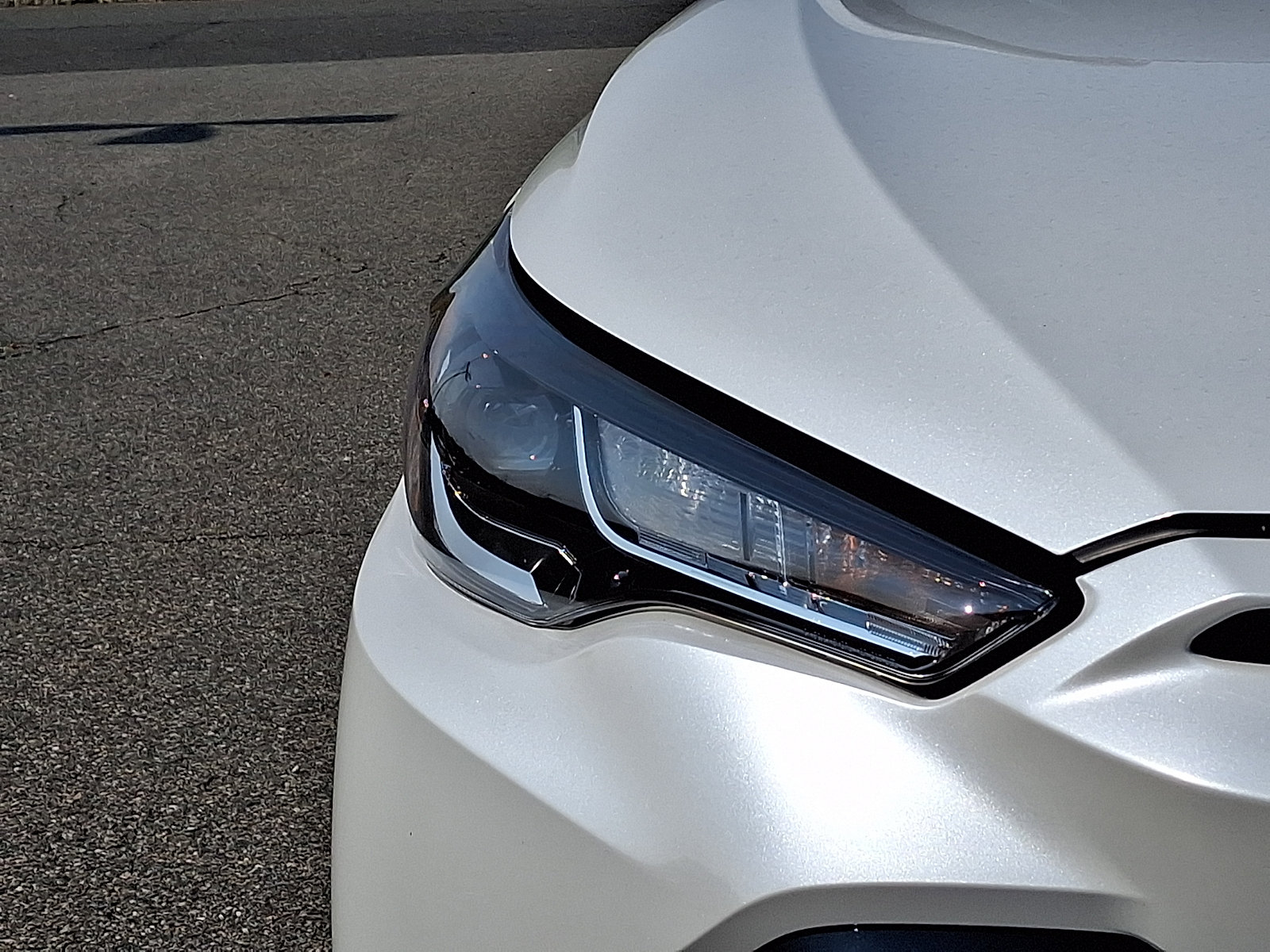Certified 2025 Toyota Corolla Cross AWD Hybrid w/ Moonroof Package image 9