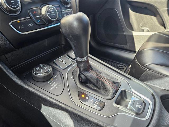 Used 2022 Jeep Cherokee Trailhawk image 11