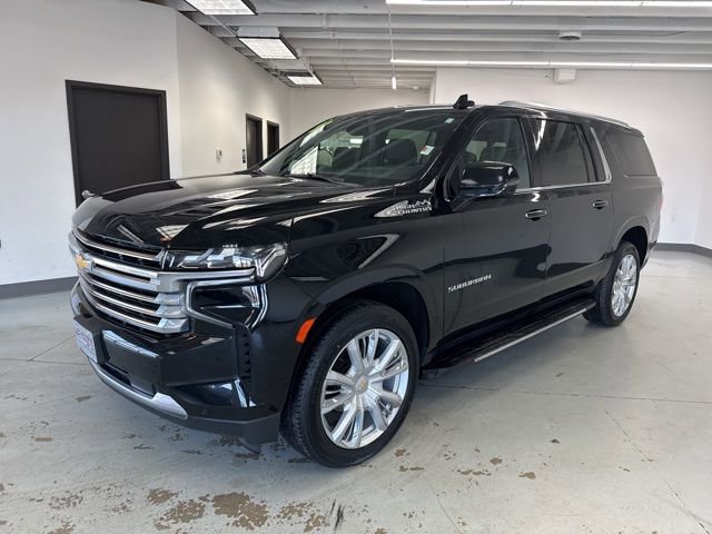 Used 2023 Chevrolet Suburban High Country image 4