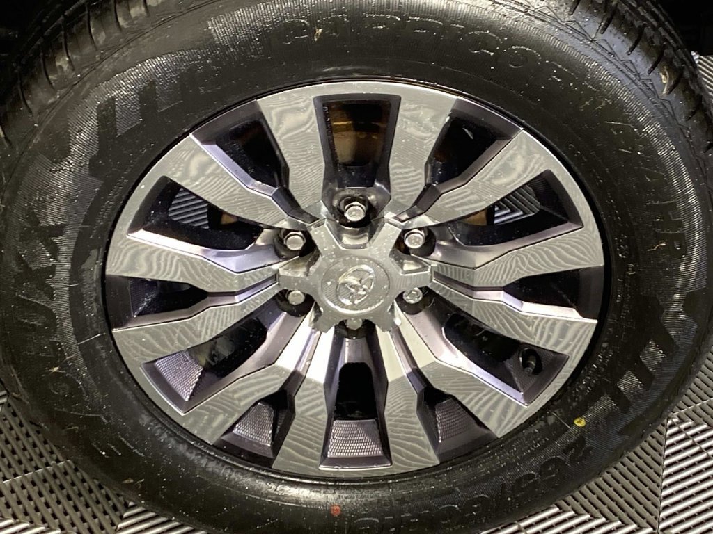 Used 2023 Toyota Tacoma Limited AWD/4WD image 28