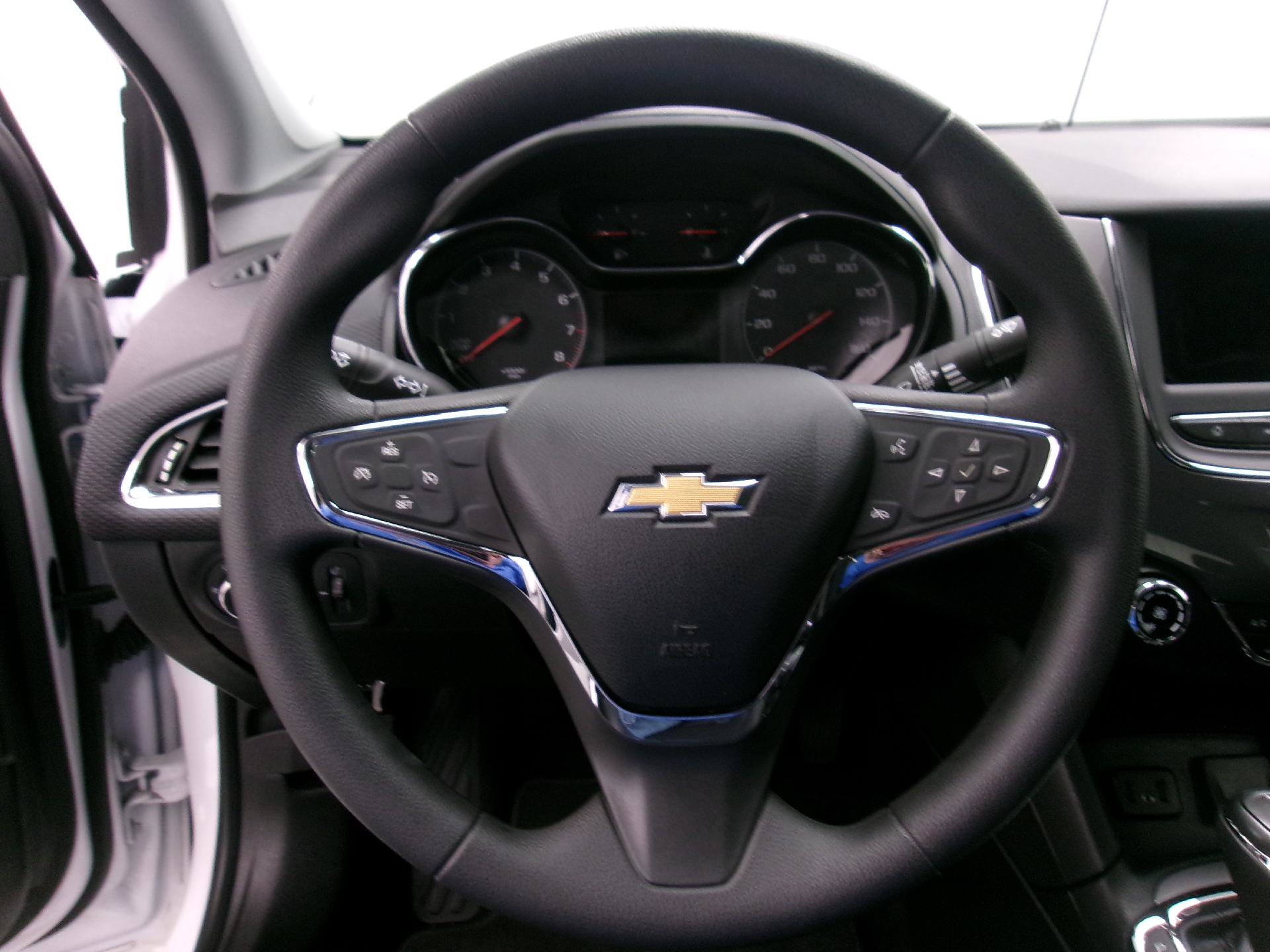 Used 2019 Chevrolet Cruze LS w/ LS Convenience Package FWD image 6