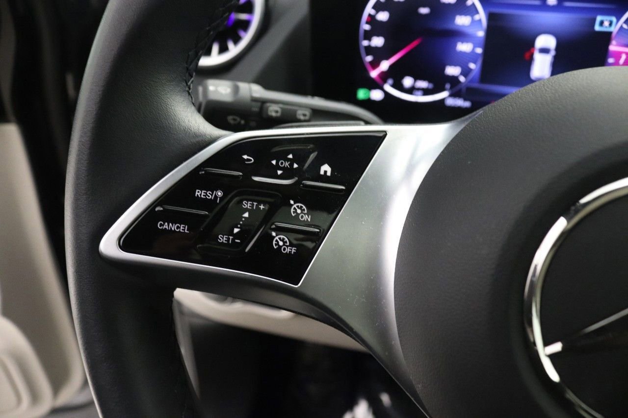 Certified 2025 Mercedes-Benz GLA 250 image 13