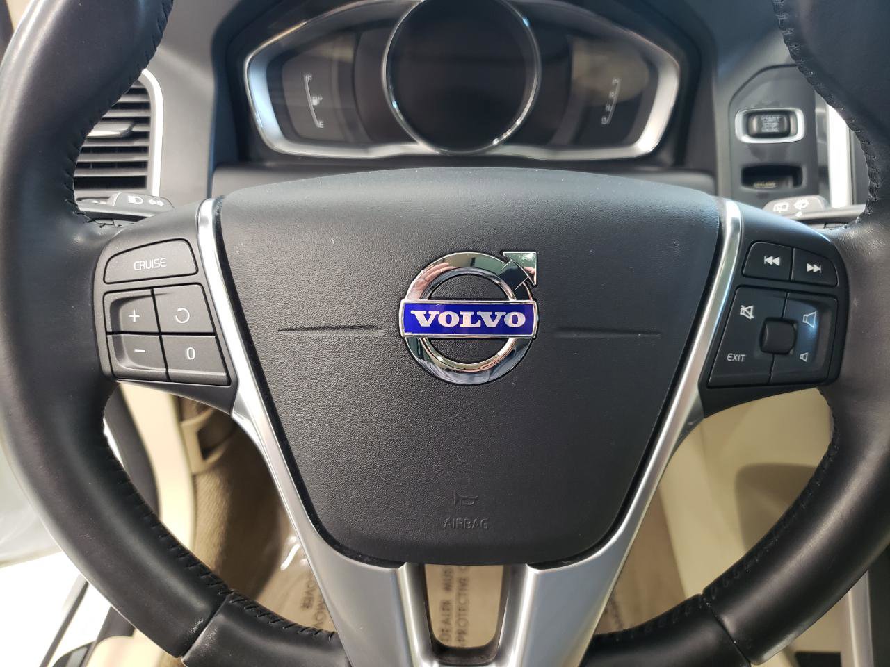 Used 2014 Volvo XC60 3.2 FWD image 19