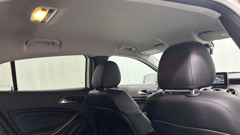 Used 2015 Mercedes-Benz GLA 250 4MATIC image 26