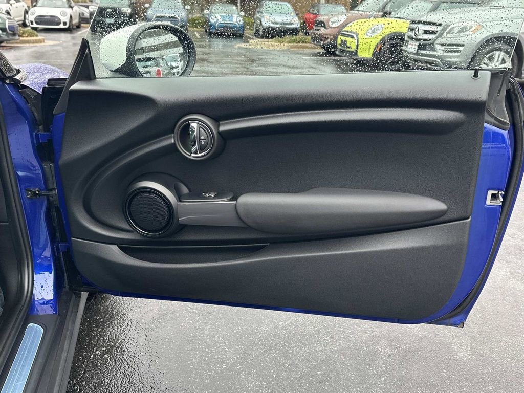 Used 2020 MINI Cooper 2-Door Hardtop image 29