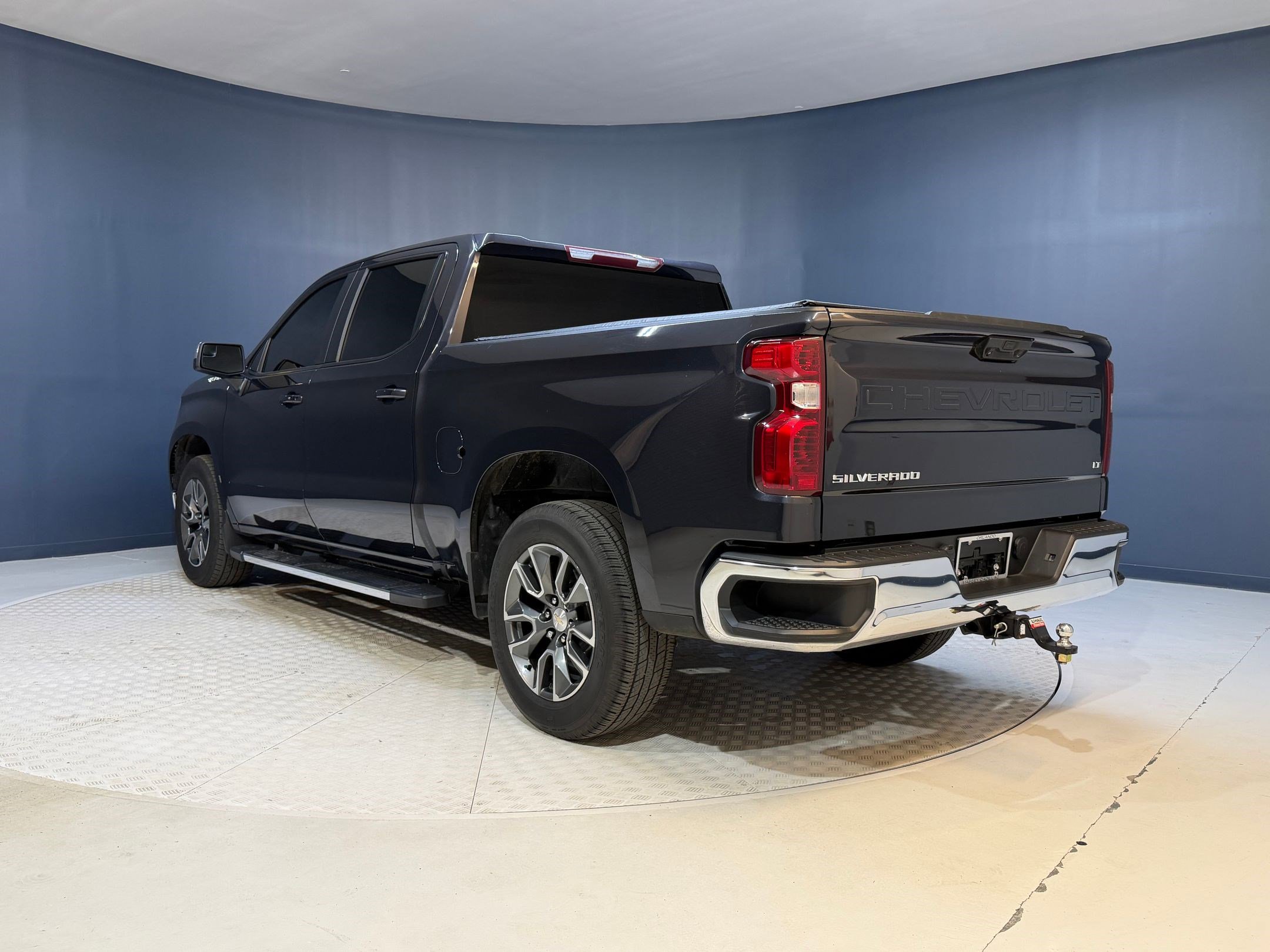 Used 2022 Chevrolet Silverado 1500 LT RWD image 3