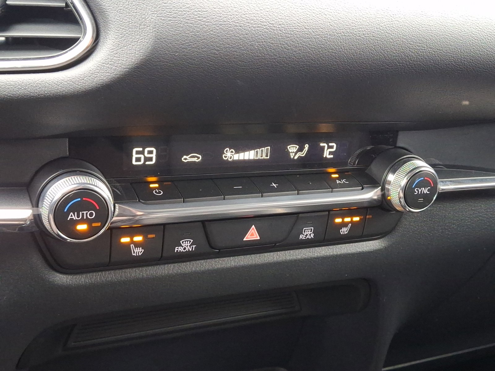 Certified 2023 MAZDA CX-30 AWD 2.5 S w/ Premium Package image 17