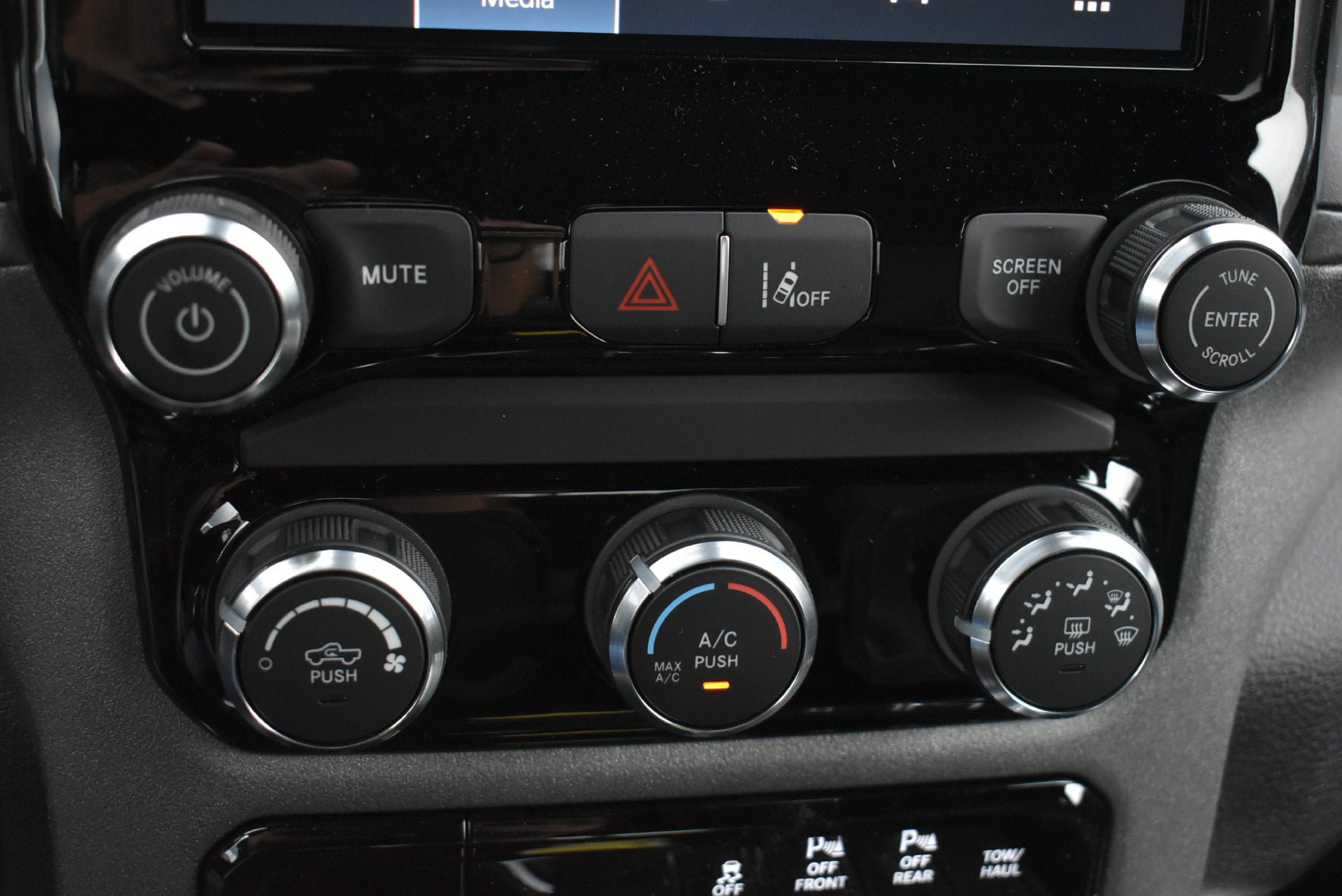 New 2027 RAM 1500 Express AWD/4WD image 27