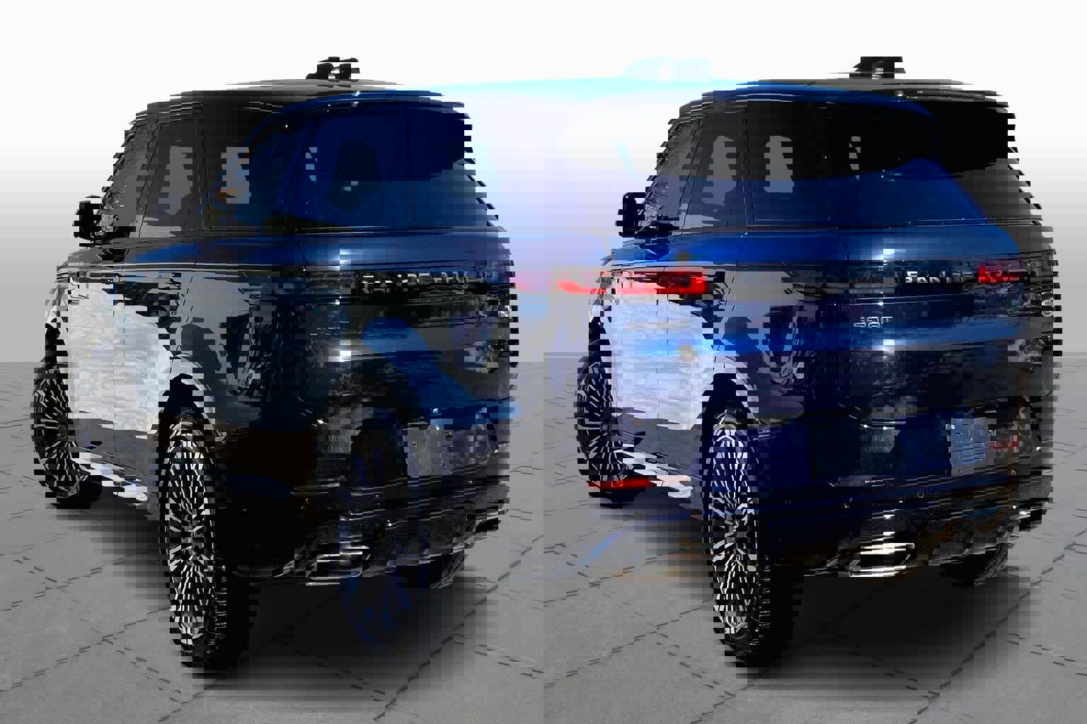 Used 2023 Land Rover Range Rover Sport SE Dynamic image 12