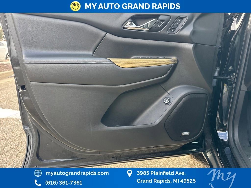 Used 2017 GMC Acadia Denali image 10